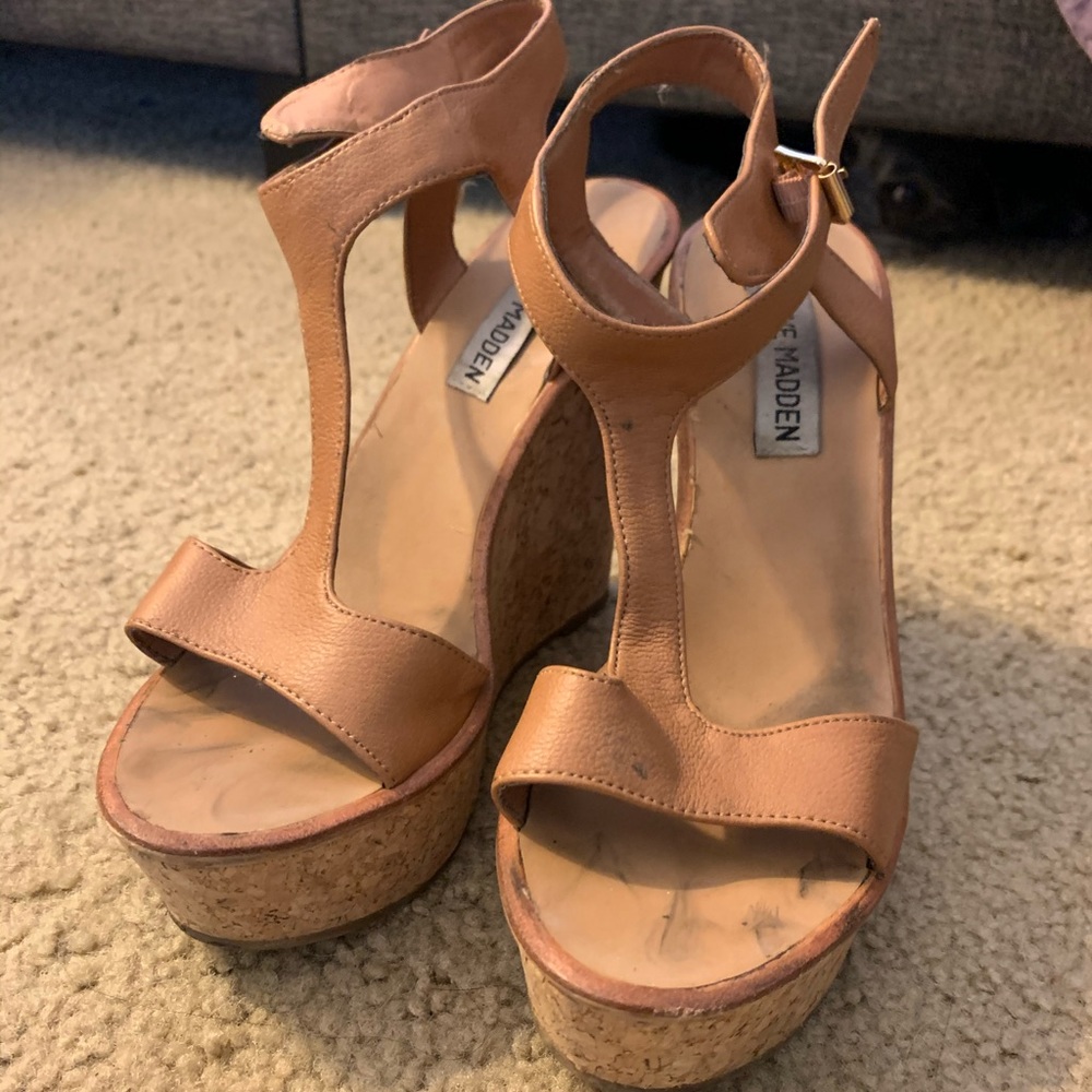 Tan Steve Madden platform wedge